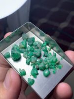 Swat’s Majestic Gem: A 38.80 Carat Emerald Rough Lot - Image 3
