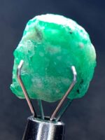 Exceptional 8.22ct Swat Emerald Crystal – Natural Beauty from Pakistan - Image 8