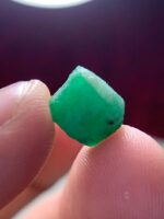 Natural Beauty in Green: A 6.22 ct Emerald Crystal from Swat, Pakistan - Image 2