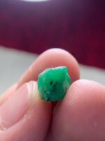 Natural Beauty in Green: A 6.22 ct Emerald Crystal from Swat, Pakistan - Image 4