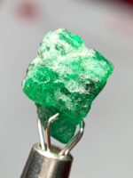 3.74ct Swat Emerald Crystal – Vivid Green Vertical Gemstone - Image 5
