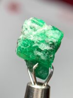 3.74ct Swat Emerald Crystal – Vivid Green Vertical Gemstone - Image 6