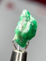 3.74ct Swat Emerald Crystal – Vivid Green Vertical Gemstone - Image 8