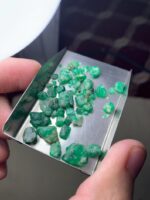 Swat’s Majestic Gem: A 38.80 Carat Emerald Rough Lot - Image 8