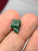 3.74ct Swat Emerald Crystal – Vivid Green Vertical Gemstone - Image 9