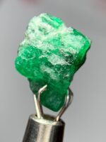 3.74ct Swat Emerald Crystal – Vivid Green Vertical Gemstone - Image 10