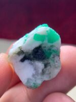 41.80ct Swat Emerald Specimen – Powerful Presence & Natural Depth (21.95 x 18.75 x 14.00 mm) - Image 2