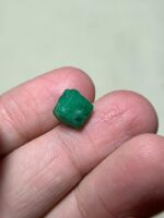 A Brilliant Find — The 5.30-Carat Swat Emerald Crystal - Image 5