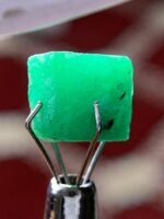 A Brilliant Find — The 5.30-Carat Swat Emerald Crystal - Image 6