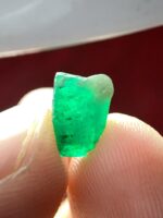 New Entry: 2.06 ct Swat Emerald Crystal — Sleek and Light-Facing - Image 7