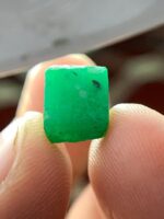 A Brilliant Find — The 5.30-Carat Swat Emerald Crystal - Image 7