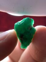 14.87ct Swat Emerald Crystal – Vivid Color, Pristine Structure, 100% Natural - Image 7