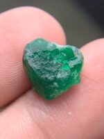 Swat Valley Giant: A 6.97ct Emerald Crystal in Raw Form - Image 8