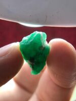 14.87ct Swat Emerald Crystal – Vivid Color, Pristine Structure, 100% Natural - Image 8