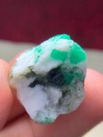 41.80ct Swat Emerald Specimen – Powerful Presence & Natural Depth (21.95 x 18.75 x 14.00 mm) - Image 9