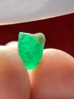 New Entry: 2.06 ct Swat Emerald Crystal — Sleek and Light-Facing - Image 10