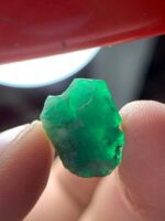 6.64 ct Swat Emerald Crystal – A Natural Green Wonder from Pakistan - Image 3