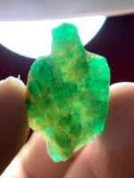 20.75 Carat Natural Emerald Crystal from Swat, Pakistan – Untreated Green Beryl - Image 8