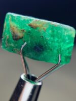 11.55ct Swat Emerald Crystal: Natural Beryl with Striking Color - Image 2