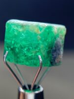 11.55ct Swat Emerald Crystal: Natural Beryl with Striking Color - Image 3