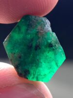 11.55ct Swat Emerald Crystal: Natural Beryl with Striking Color - Image 6