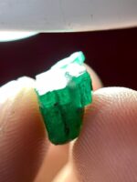 New Addition: 4.55 ct Emerald Crystal from Swat — Compact Yet Voluminous - Image 8