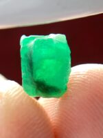 Discovering a 2.71 Carat Emerald Crystal from Swat: A Glimpse into Natural Beauty - Image 5