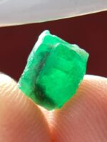 Discovering a 2.71 Carat Emerald Crystal from Swat: A Glimpse into Natural Beauty - Image 7