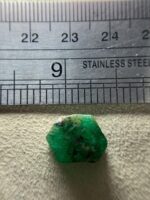 11.55ct Swat Emerald Crystal: Natural Beryl with Striking Color - Image 8