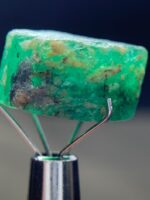 11.55ct Swat Emerald Crystal: Natural Beryl with Striking Color - Image 9