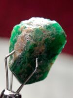 9.15ct Swat Emerald Specimen – Natural Green Beauty in Crystal Form - Image 4