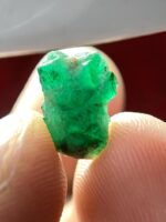 New Addition: 3.31 ct Swat Emerald Crystal — Slender, Light-Facing, Elegant - Image 5