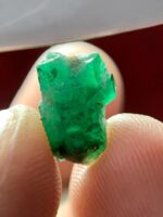 New Addition: 3.31 ct Swat Emerald Crystal — Slender, Light-Facing, Elegant - Image 7