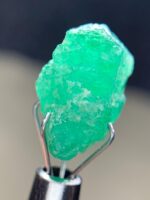 9.35ct Swat Emerald Crystal: Natural Green Beryl with Raw Elegance - Image 8