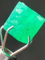 Exquisite 2.23ct Emerald from Swat: A Sparkling Gem of Timeless Elegance - Image 5