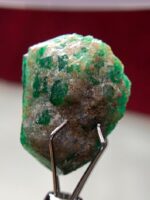 9.15ct Swat Emerald Specimen – Natural Green Beauty in Crystal Form - Image 6