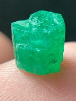 Exquisite 2.23ct Emerald from Swat: A Sparkling Gem of Timeless Elegance - Image 6