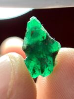 A Closer Look: 2.53‑ct Emerald Crystal from Swat Valley - Image 8