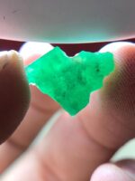 Sleek & Striking: 6.11ct Swat Emerald Crystal (16.87 x 13.45 x 5.19 mm) - Image 4