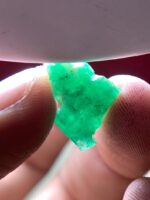 Sleek & Striking: 6.11ct Swat Emerald Crystal (16.87 x 13.45 x 5.19 mm) - Image 8