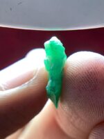 Sleek & Striking: 6.11ct Swat Emerald Crystal (16.87 x 13.45 x 5.19 mm) - Image 9
