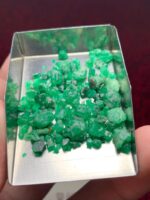 Balanced and Beautiful: A 37.50ct Swat Emerald Rough Lot for Multiple Markets - Image 2