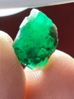 Radiant Depth: A 3.67ct Emerald Crystal from Swat Valley - Image 5