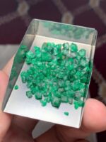 Discovering a Rare Swat Emerald: 34.29 Carats, Rough Form - Image 6