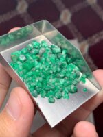 Discovering a Rare Swat Emerald: 34.29 Carats, Rough Form - Image 7