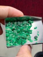 Balanced and Beautiful: A 37.50ct Swat Emerald Rough Lot for Multiple Markets - Image 8