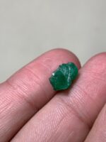 Radiant Swat Emerald: 3.27ct Crystal (10.55 x 6.88 x 6.96 mm) - Image 3