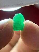 Radiant Swat Emerald: 3.27ct Crystal (10.55 x 6.88 x 6.96 mm) - Image 4