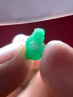 Radiant Swat Emerald: 3.27ct Crystal (10.55 x 6.88 x 6.96 mm) - Image 5
