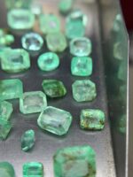 Brilliant 20.74ct Faceted Chitral Emerald - Image 5
